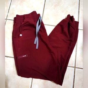 FIGS Zamora jogger scrubs bottoms (L) in Burgandy